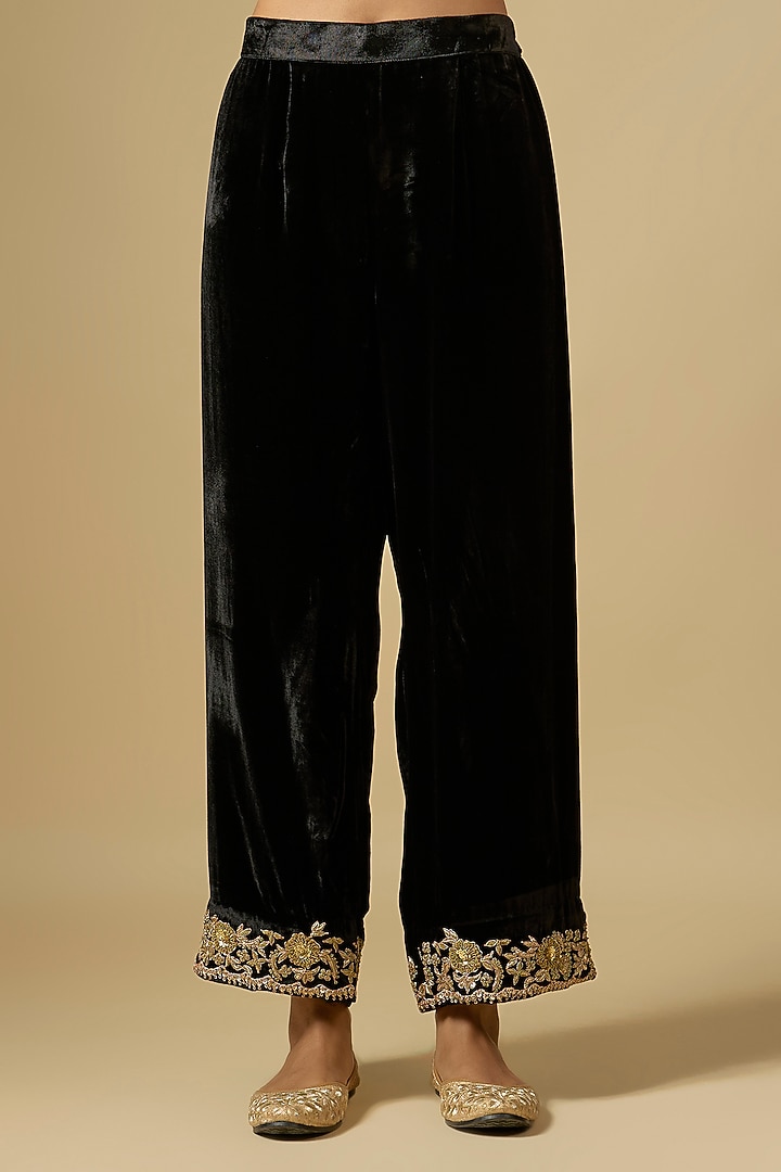 Black Velvet Zardosi Work Kaftan Set by SURBHI SHAH at Pernia's Pop Up Shop