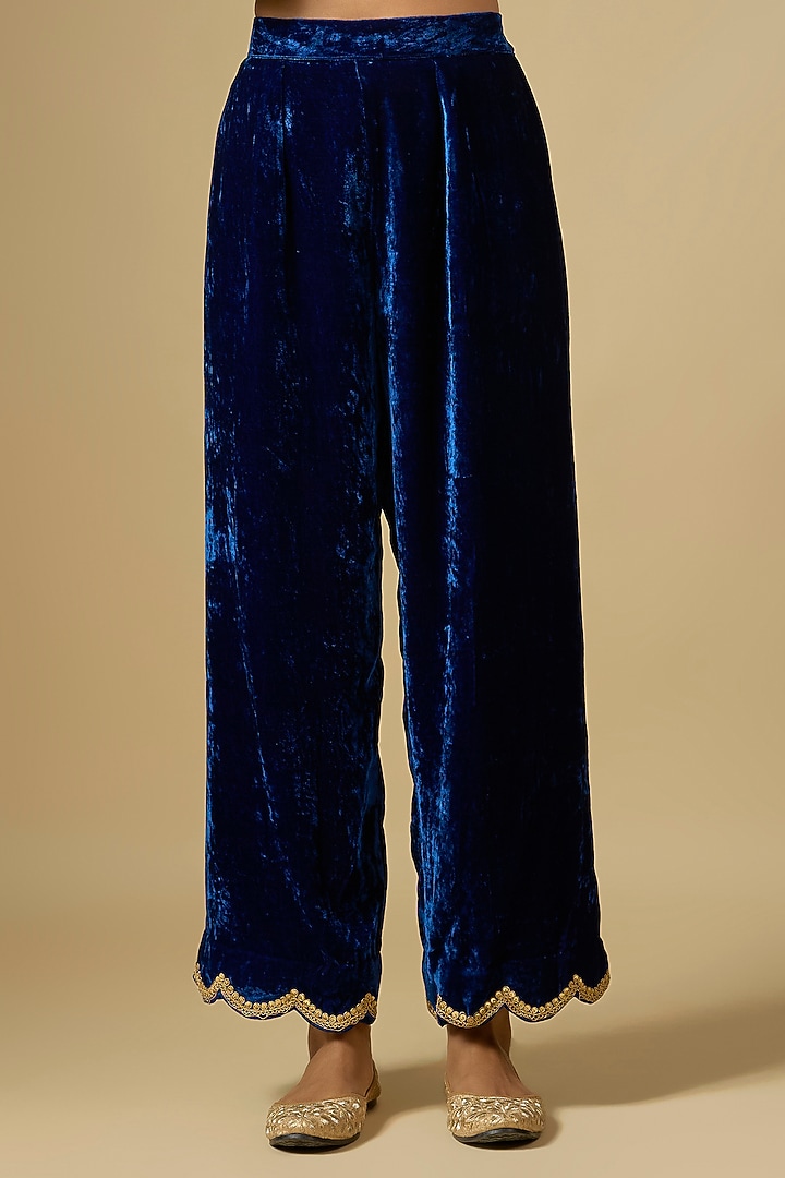Navy Blue Velvet Pearl Work Kurta Set by SURBHI SHAH at Pernia's Pop Up Shop