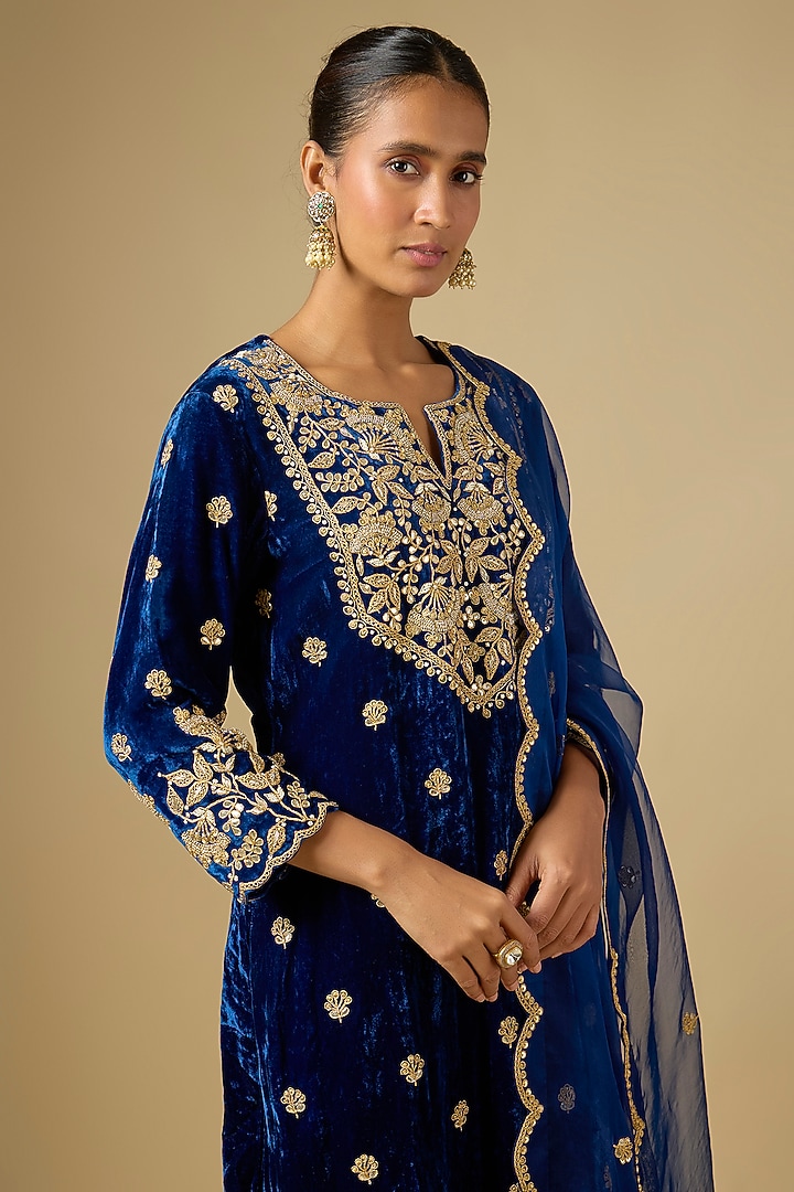 Navy Blue Velvet Pearl Work Kurta Set by SURBHI SHAH at Pernia's Pop Up Shop