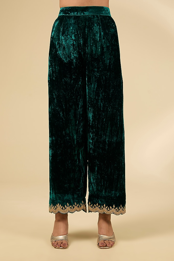 Emerald Green Pure Velvet Zardosi Work Kurta Set by SURBHI SHAH at Pernia's Pop Up Shop
