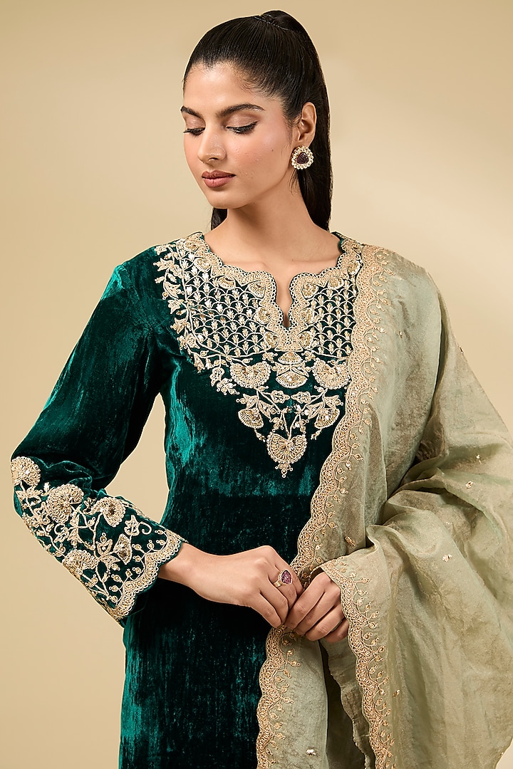 Emerald Green Pure Velvet Zardosi Work Kurta Set by SURBHI SHAH at Pernia's Pop Up Shop