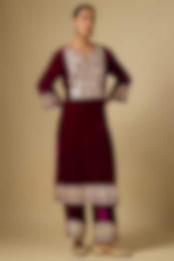 Magenta Velvet Tilla Work Kurta Set by SURBHI SHAH at Pernia's Pop Up Shop