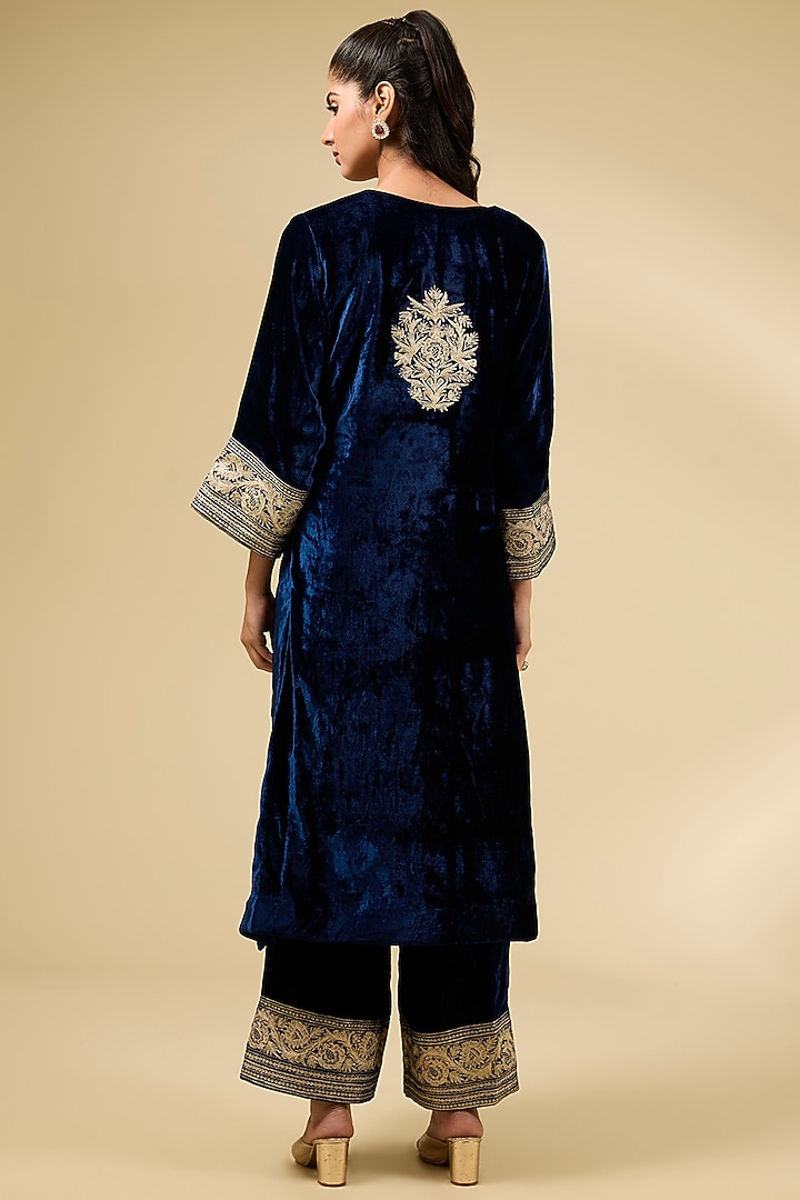 Navy Blue Velvet Tilla Work Kurta Set by SURBHI SHAH at Pernia's Pop Up Shop