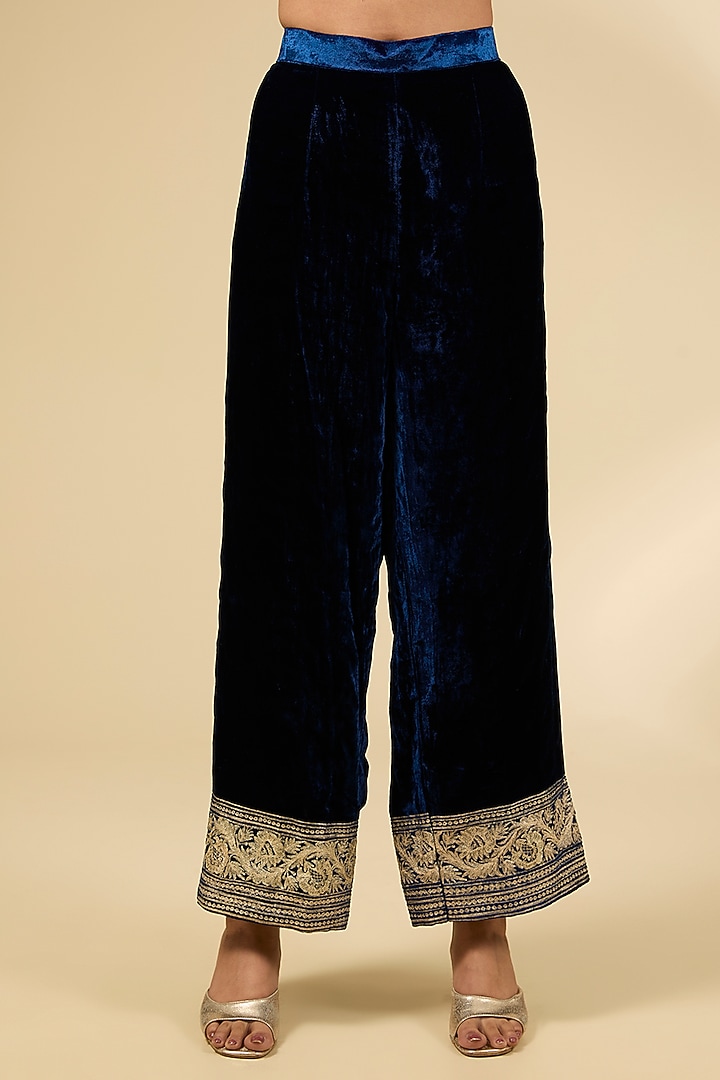 Navy Blue Velvet Tilla Work Kurta Set by SURBHI SHAH at Pernia's Pop Up Shop