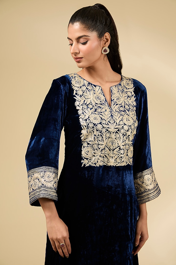 Navy Blue Velvet Tilla Work Kurta Set by SURBHI SHAH at Pernia's Pop Up Shop