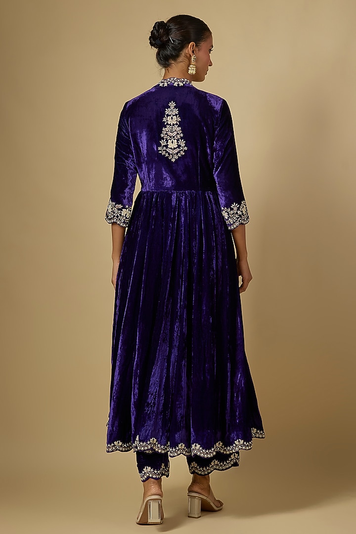 Purple Velvet Pearl Work Kurta Set by SURBHI SHAH at Pernia's Pop Up Shop