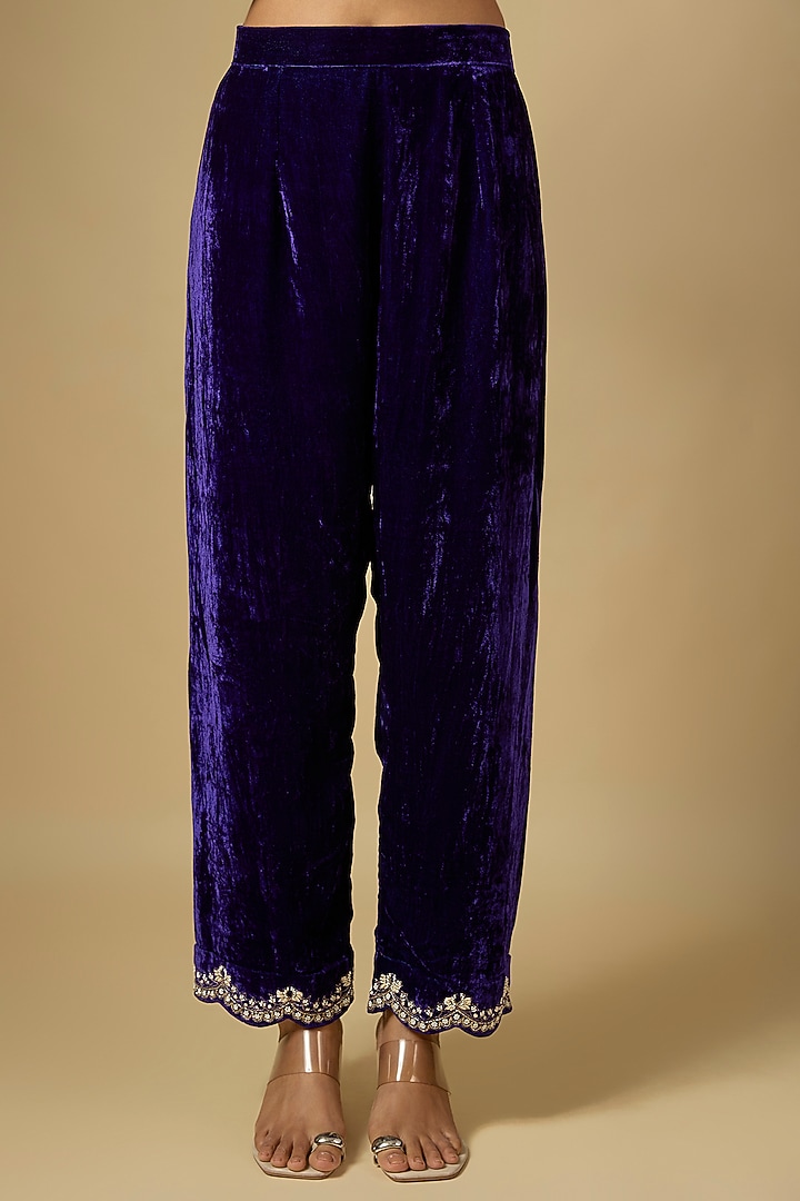 Purple Velvet Pearl Work Kurta Set by SURBHI SHAH at Pernia's Pop Up Shop