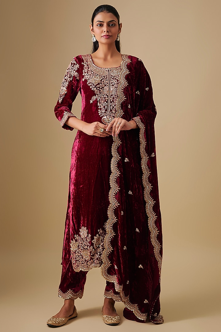 Maroon Velvet Marori & Sequin Embroidered Kurta Set by SURBHI SHAH at Pernia's Pop Up Shop