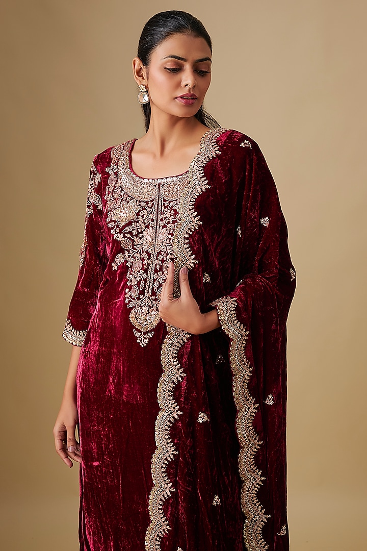 Maroon Velvet Marori & Sequin Embroidered Kurta Set by SURBHI SHAH at Pernia's Pop Up Shop