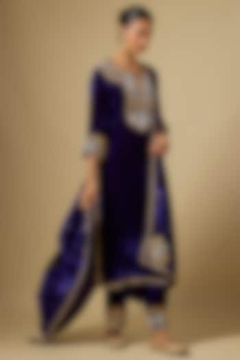 Purple Velvet Zardosi Work Kurta Set by SURBHI SHAH at Pernia's Pop Up Shop