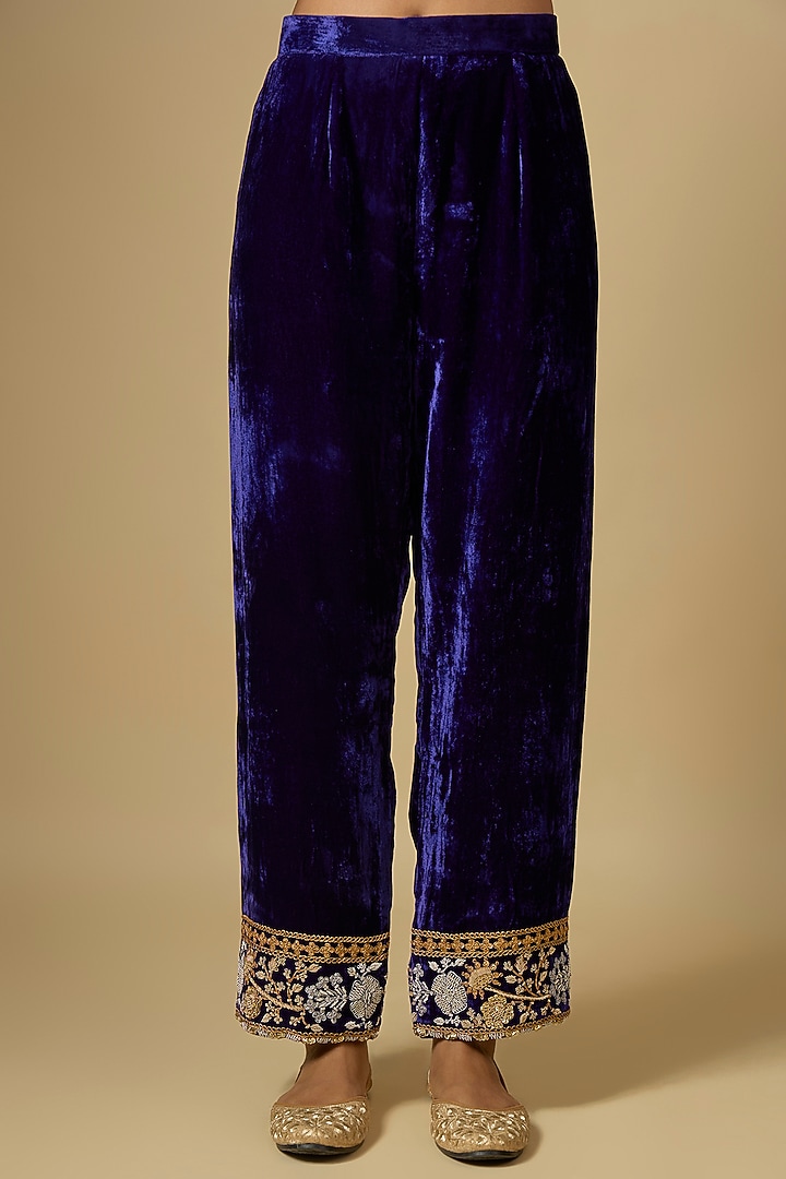 Purple Velvet Zardosi Work Kurta Set by SURBHI SHAH at Pernia's Pop Up Shop