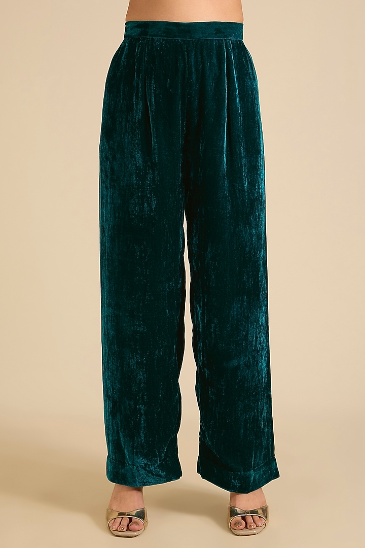 Emerald Green Velvet Kaftan Set by SURBHI SHAH at Pernia's Pop Up Shop