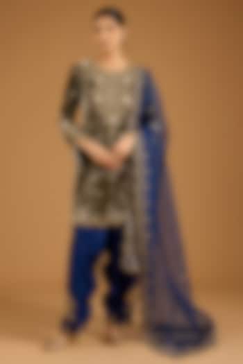 Mud Green Velvet Marori Embroidered Kurta Set by SURBHI SHAH at Pernia's Pop Up Shop