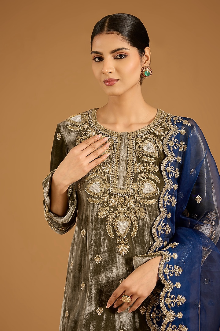 Mud Green Velvet Marori Embroidered Kurta Set by SURBHI SHAH at Pernia's Pop Up Shop