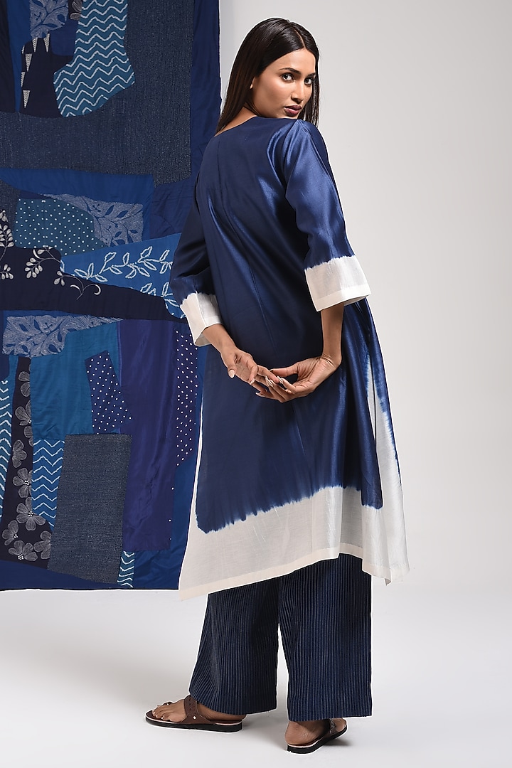 Blue & Ivory Silk Cotton Blend Tie-Dye Printed Kurta by Sunita Shanker at Pernia's Pop Up Shop