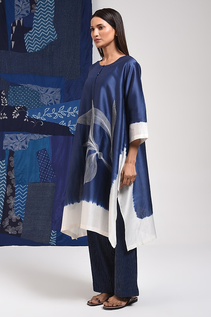 Blue & Ivory Silk Cotton Blend Tie-Dye Printed Kurta by Sunita Shanker at Pernia's Pop Up Shop
