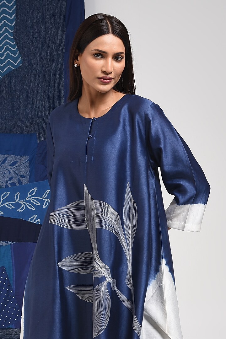 Blue & Ivory Silk Cotton Blend Tie-Dye Printed Kurta by Sunita Shanker at Pernia's Pop Up Shop