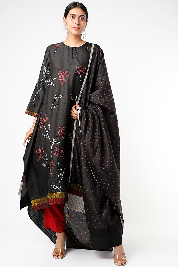 Black Silk Kurta Set by Sunita Shanker