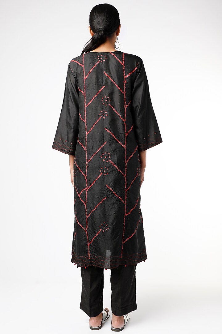 Black Silk Handcrafted Bandhani Kurta Set by Sunita Shanker at Pernia's Pop Up Shop