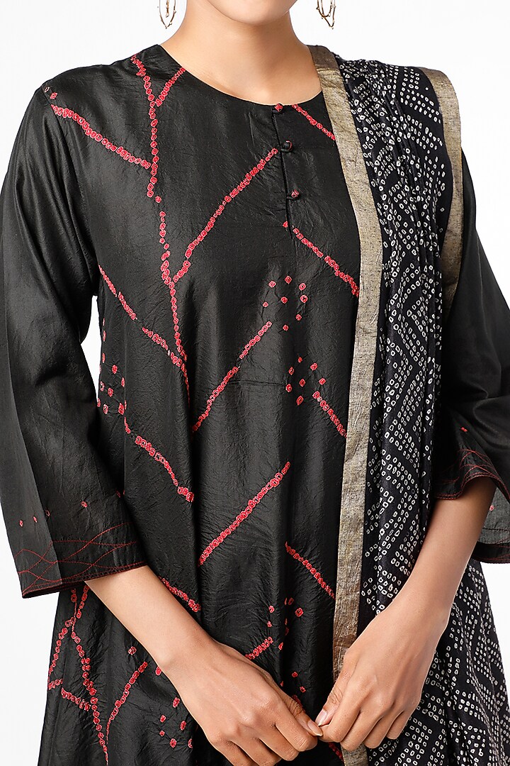Black Silk Handcrafted Bandhani Kurta Set by Sunita Shanker at Pernia's Pop Up Shop