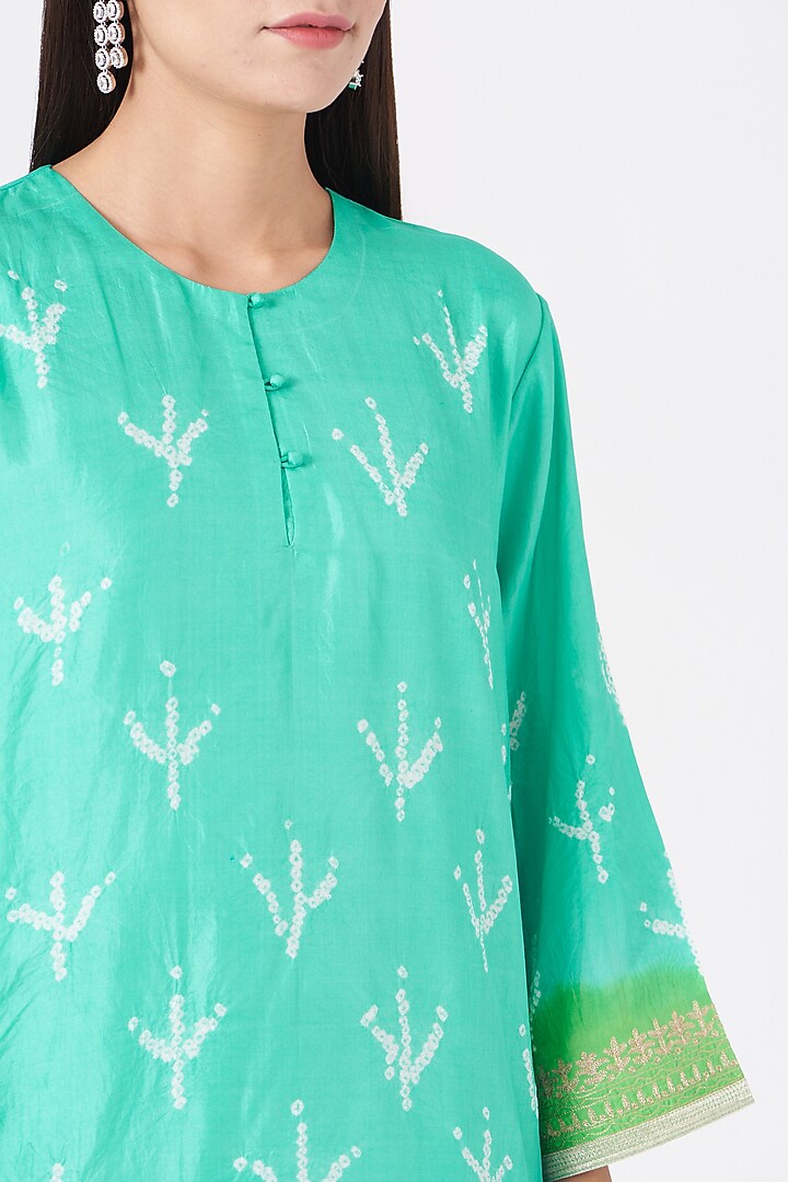 Caribbean Green Bandhani Printed Kurta Set by Sunita Shanker at Pernia's Pop Up Shop