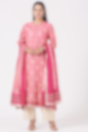 Blush Pink Bandhani Printed Kurta Set by Sunita Shanker