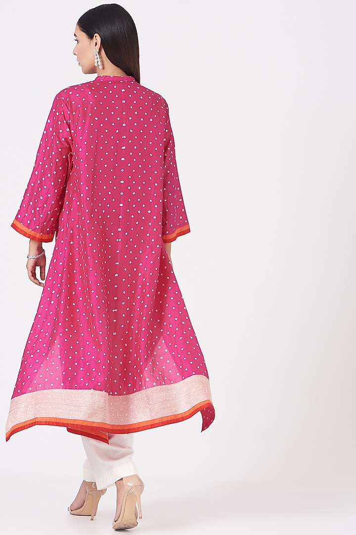Fuschia Bandhani Printed Kurta Set by Sunita Shanker at Pernia's Pop Up Shop