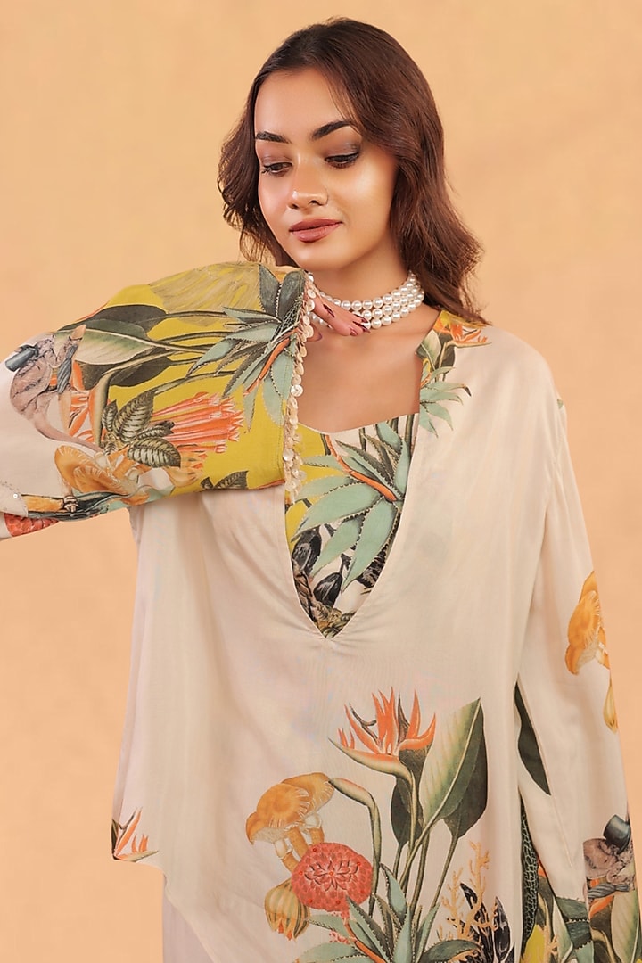 Sunglow & Off-White Cotton Muslin Printed Co-Ord Set by Surkh Syahi at Pernia's Pop Up Shop