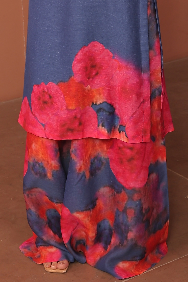 Blue Linen Floral Printed A-Line Kurta Set by Surkh Syahi at Pernia's Pop Up Shop