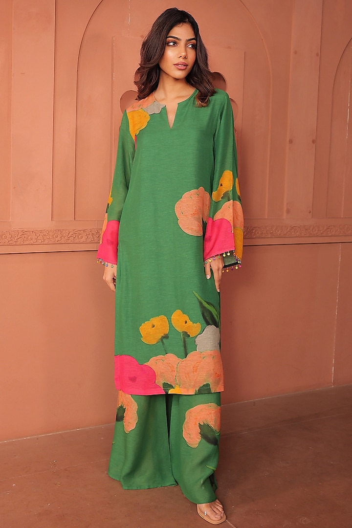 Green Linen Floral Printed Kurta Set by Surkh Syahi at Pernia's Pop Up Shop