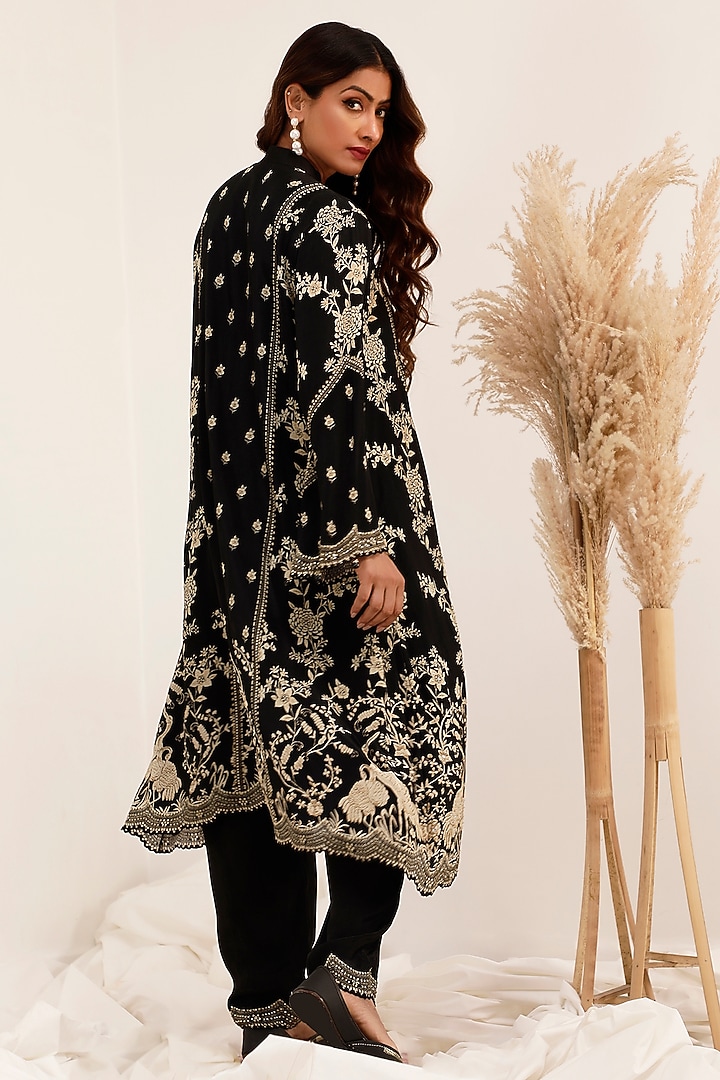 Black Crepe Gara Printed A-Line Kurta Set by Surkh Syahi at Pernia's Pop Up Shop