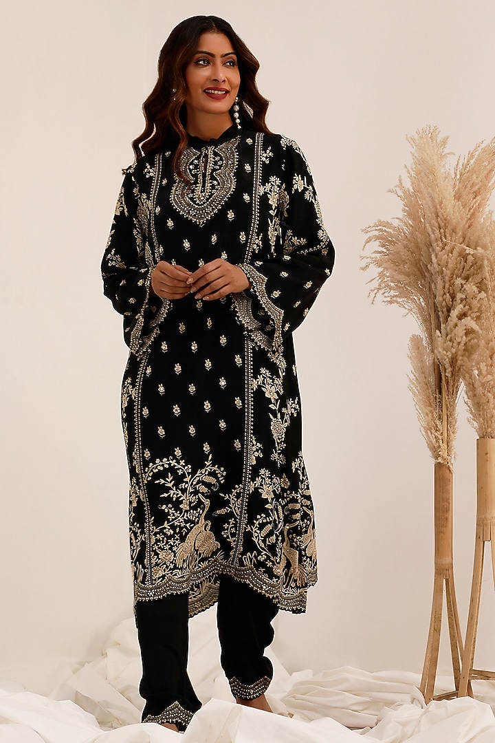 Black Crepe Gara Printed A-Line Kurta Set by Surkh Syahi at Pernia's Pop Up Shop