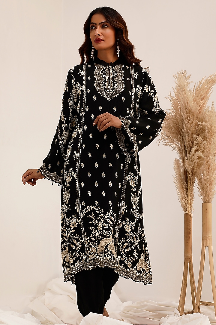 Black Crepe Gara Printed A-Line Kurta Set by Surkh Syahi at Pernia's Pop Up Shop