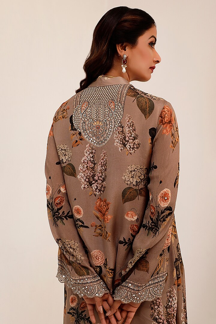 Judge Grey Crepe Floral Printed A-Line Kaftan Set by Surkh Syahi at Pernia's Pop Up Shop