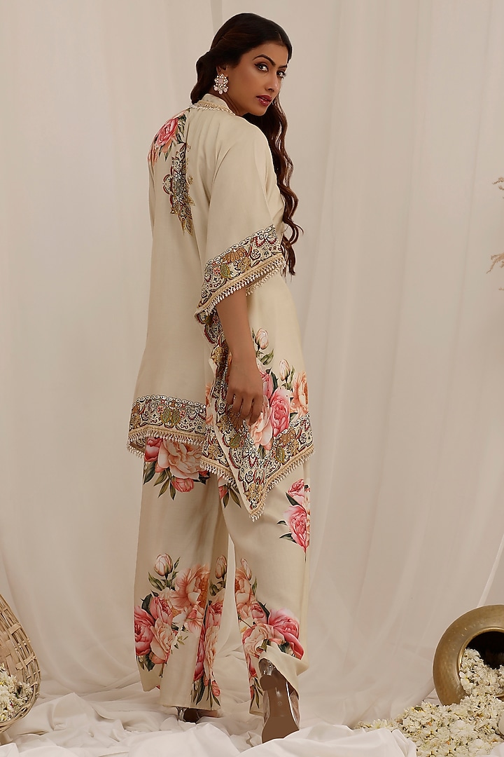 Beige Muslin Floral Printed Kaftan Set by Surkh Syahi at Pernia's Pop Up Shop
