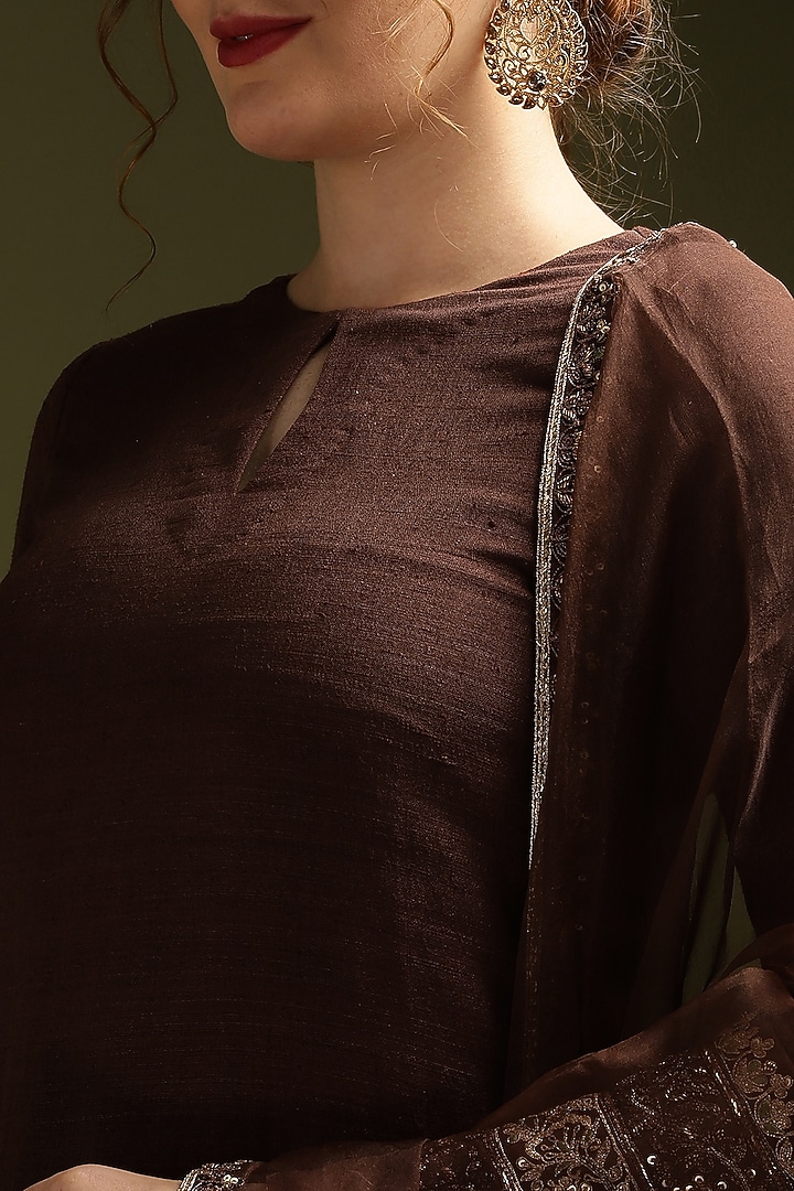 Coca Brown Silk Embroidered Kurta Set by Suti Dhaaga at Pernia's Pop Up Shop