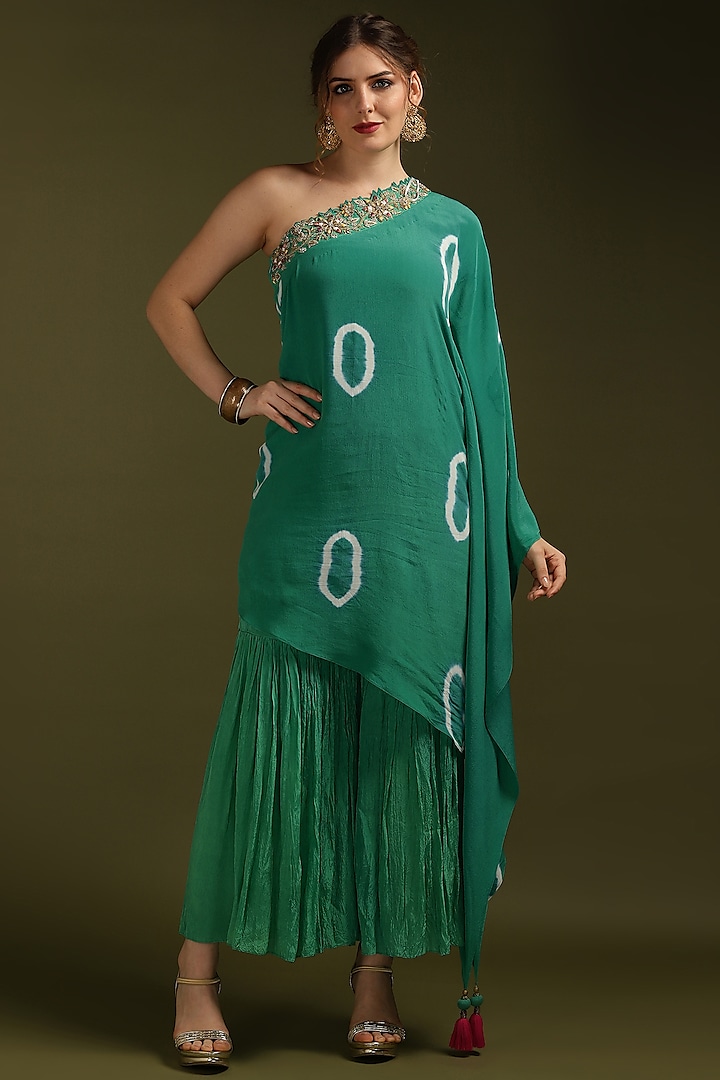 Emerald Green Crepe Printed & Embroidered Kaftan Set by Suti Dhaaga