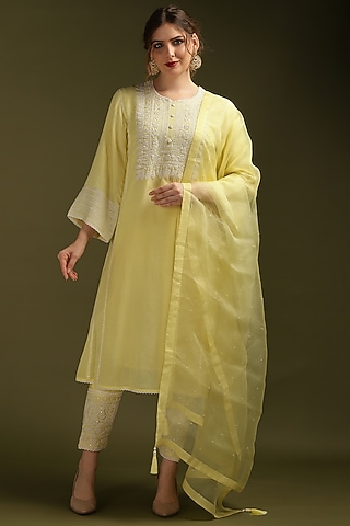 Pastel Yellow Silk Chanderi Embroidered Kurta Set by Suti Dhaaga