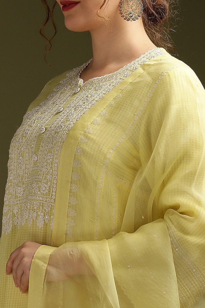Pastel Yellow Silk Chanderi Embroidered Kurta Set by Suti Dhaaga at Pernia's Pop Up Shop