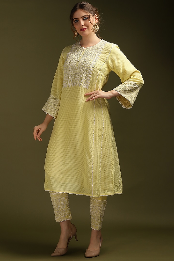 Pastel Yellow Silk Chanderi Embroidered Kurta Set by Suti Dhaaga at Pernia's Pop Up Shop