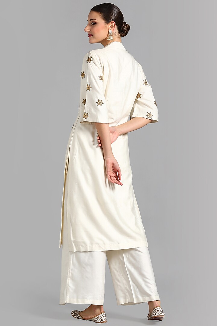 Off-White Cotton Silk Kurta Set by Suti Dhaaga at Pernia's Pop Up Shop