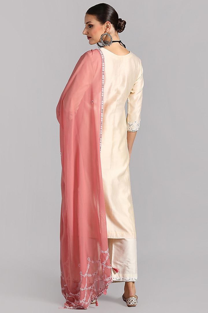 Ivory Embroidered Kurta Set by Suti Dhaaga at Pernia's Pop Up Shop