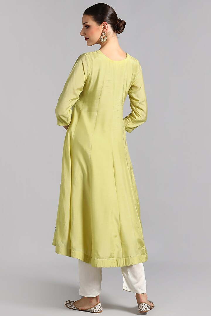 Green Modal Silk Embroidered Kurta Set by Suti Dhaaga at Pernia's Pop Up Shop