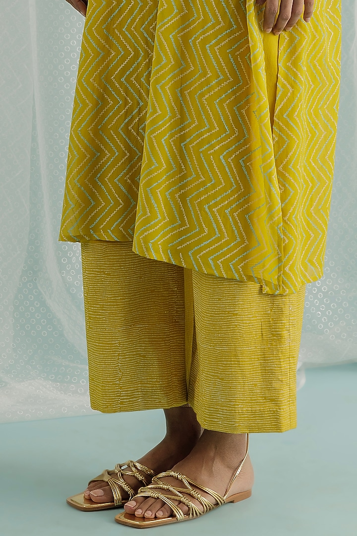 Canary Georgette Printed & Embroidered Kurta Set by Surbhi Gupta at Pernia's Pop Up Shop