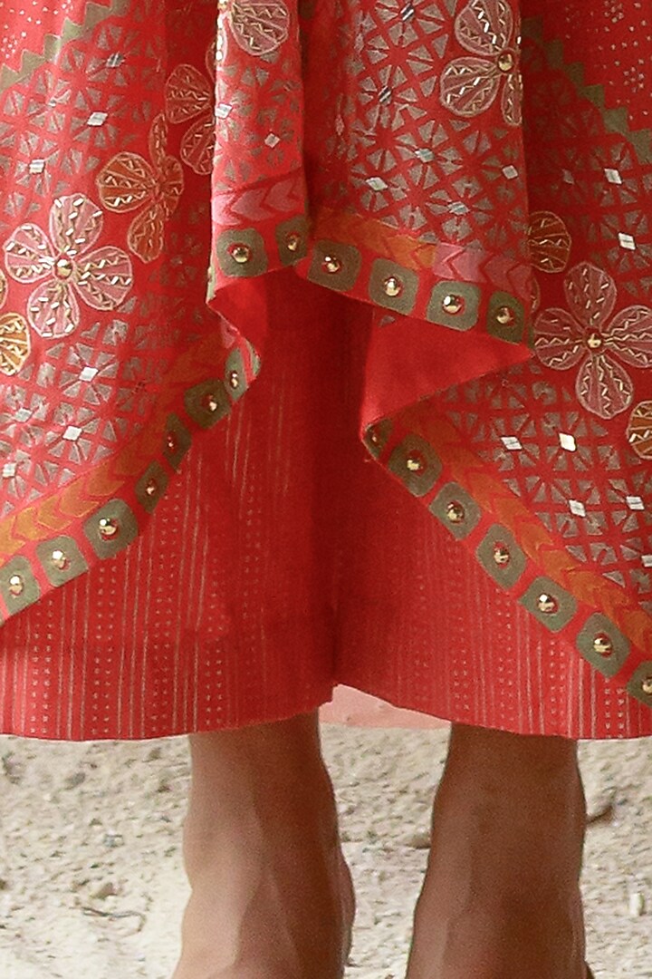 Rust Embroidered Cape Set by Surbhi Gupta at Pernia's Pop Up Shop