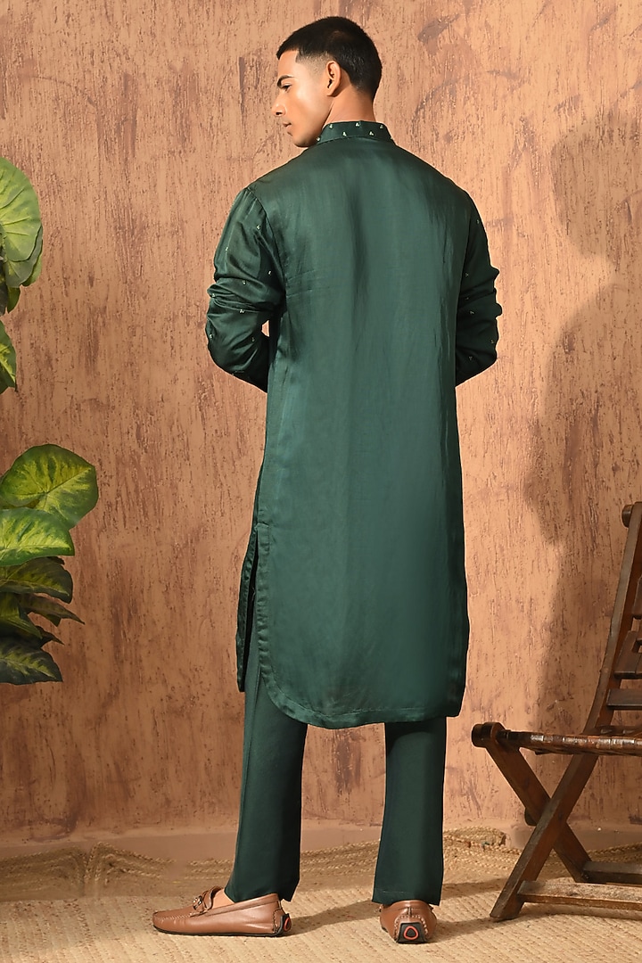 Green Linen Satin Embroidered Kurta Set by Sulakshna Jasra at Pernia's Pop Up Shop