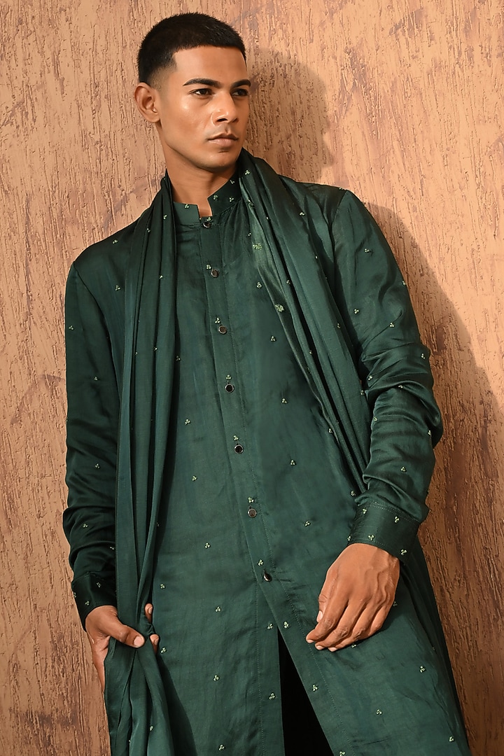 Green Linen Satin Embroidered Kurta Set by Sulakshna Jasra at Pernia's Pop Up Shop