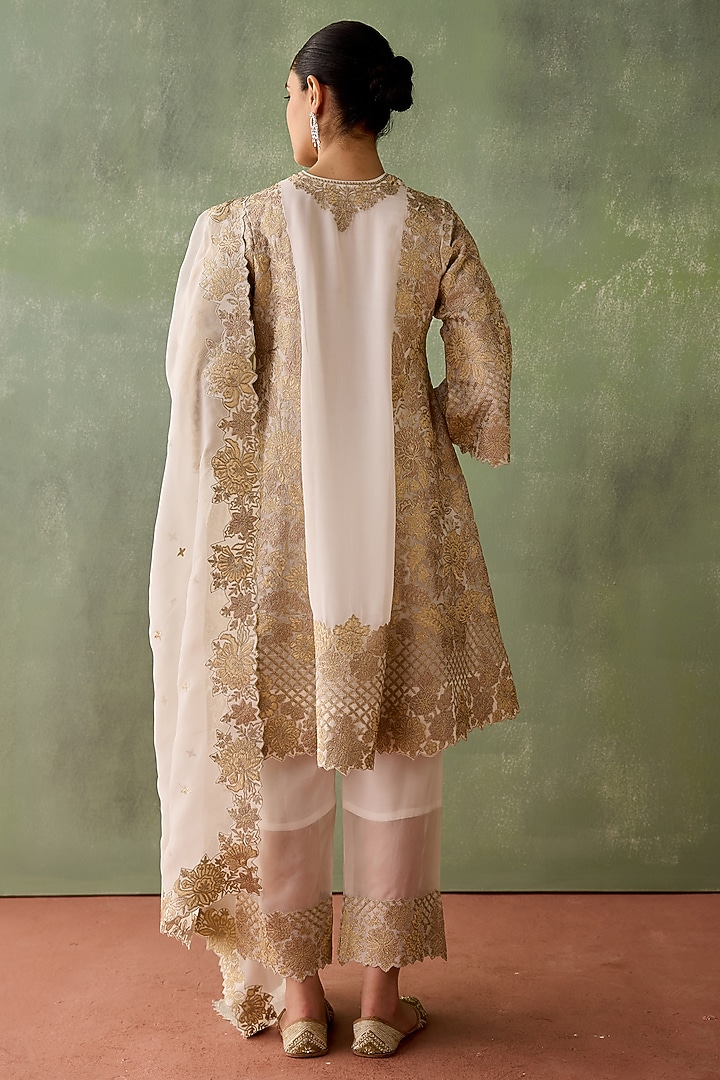 White Organza Aari & Zari Embroidered Kurta Set by Suhino at Pernia's Pop Up Shop