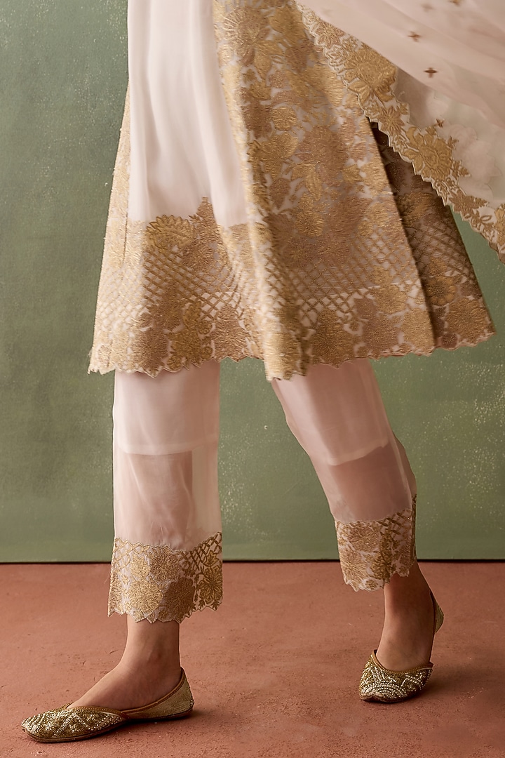 White Organza Aari & Zari Embroidered Kurta Set by Suhino at Pernia's Pop Up Shop