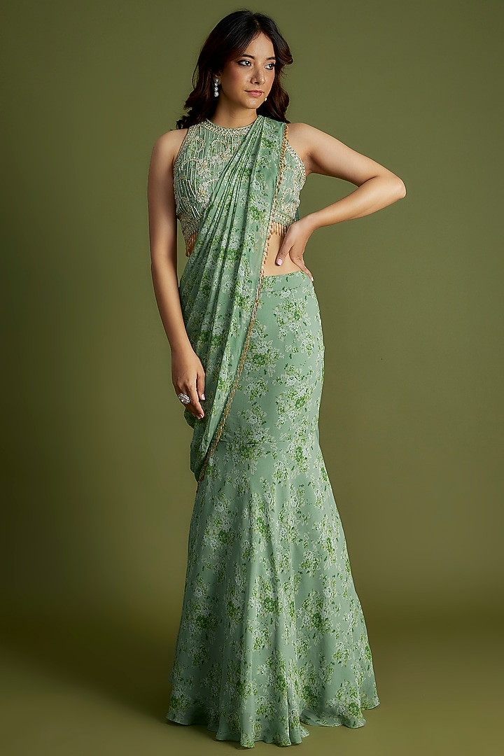 Green Georgette Embroidered Fish-Cut Wedding Lehenga Set by Suruchi Parakh at Pernia's Pop Up Shop